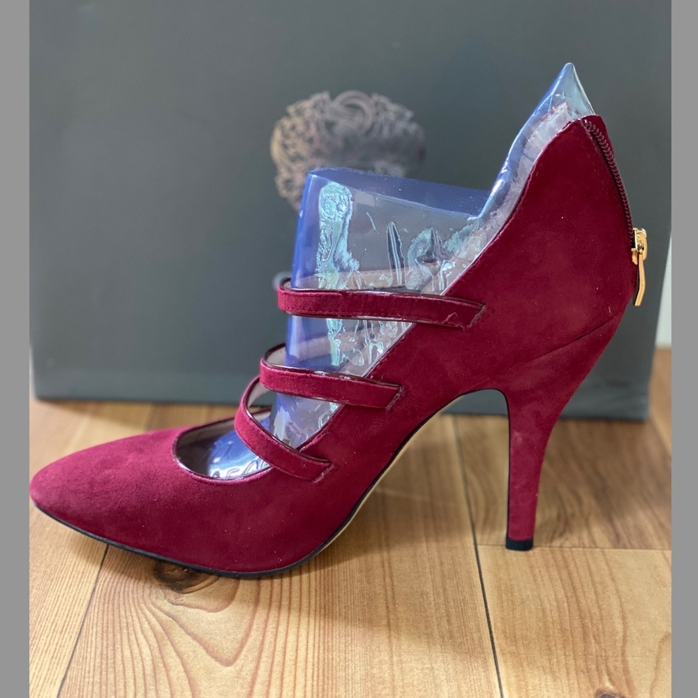 NTW Vince Camuto Burgundy pumps